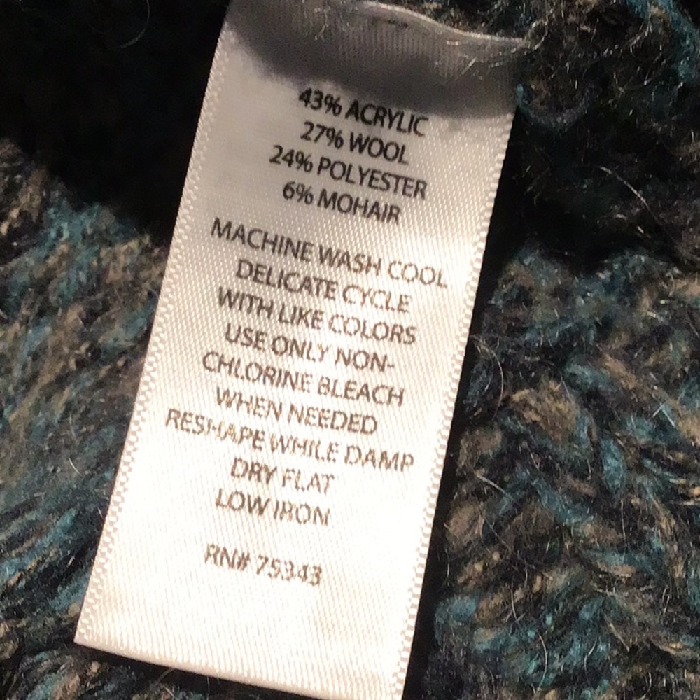 BETWEEN ME & YOU WOOL SWEATER - Picture 10 of 10